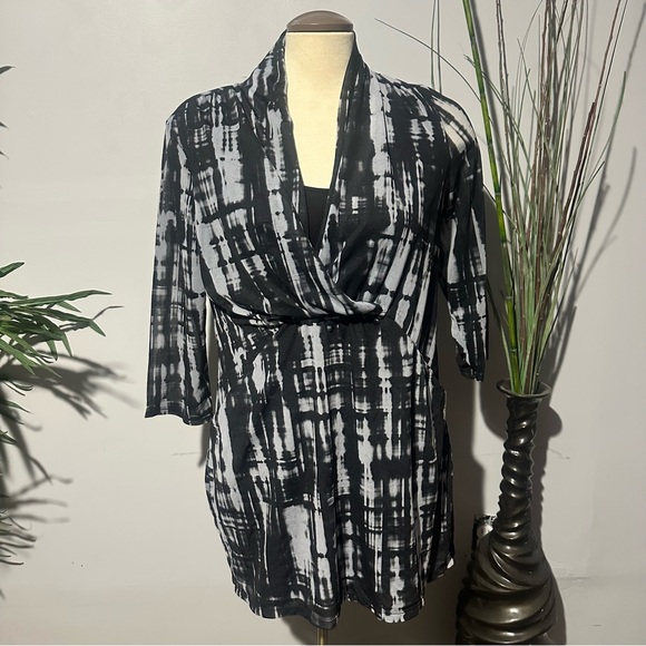 Black and White Tie-Dye Cardigan - Picture 1 of 3